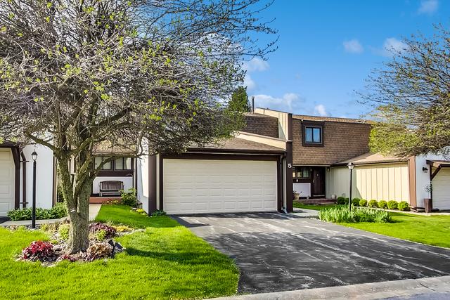 5 Cherrywood Ct., Indian Head Park, IL 60525