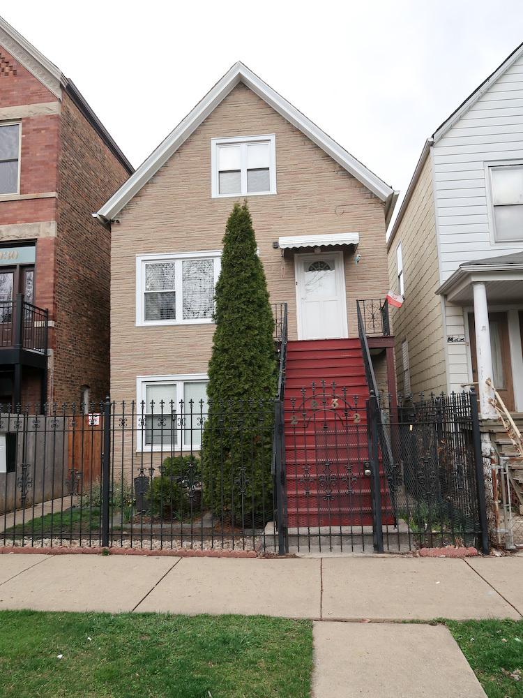 2932 N Gresham Ave., Chicago, IL 60618