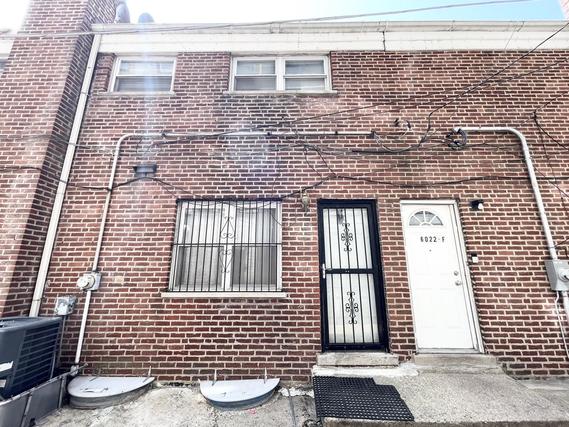 6022 N Winthrop Ave. #E, Chicago, IL 60660