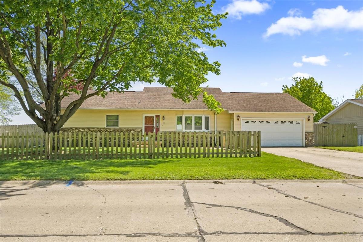 101 W Evergreen Dr., St. Joseph, IL 61873