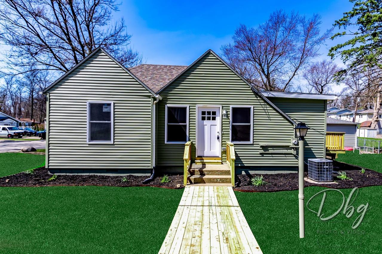 5206 W Orchard Dr., McHenry, IL 60050