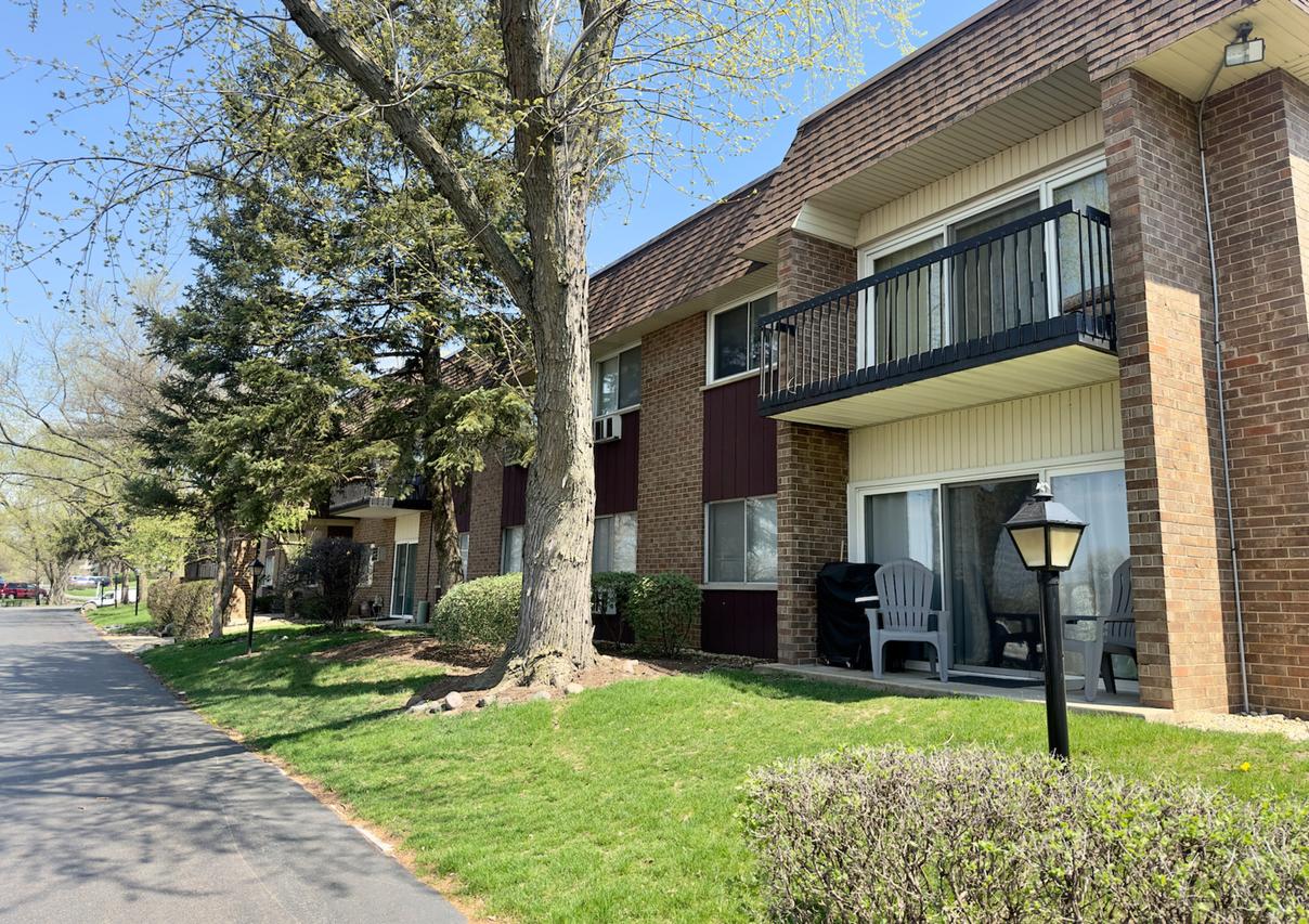 8305 Route 53 #A7, Woodridge, IL 60517