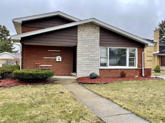 10724 Leclaire Ave., Oak Lawn, IL 60453
