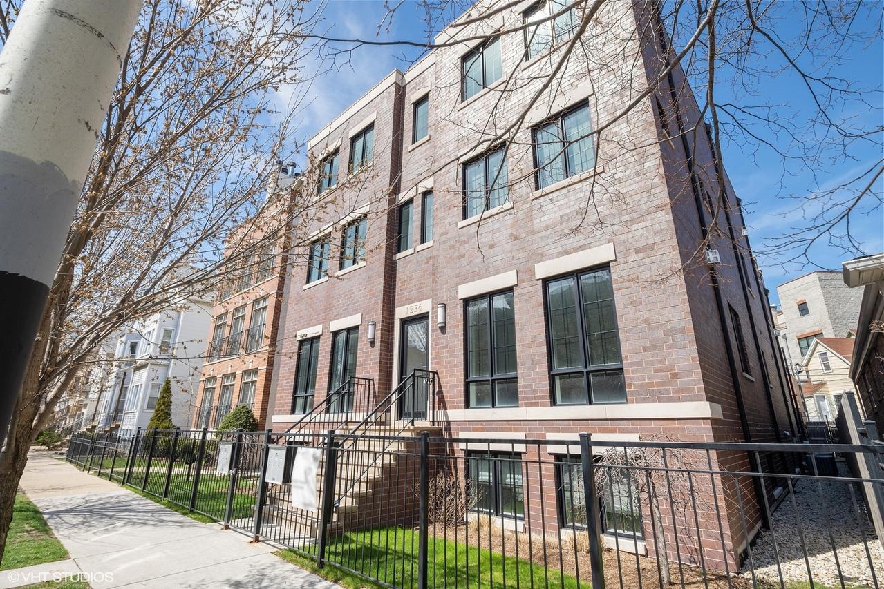 1236 W Diversey Pkwy. #1E, Chicago, IL 60614