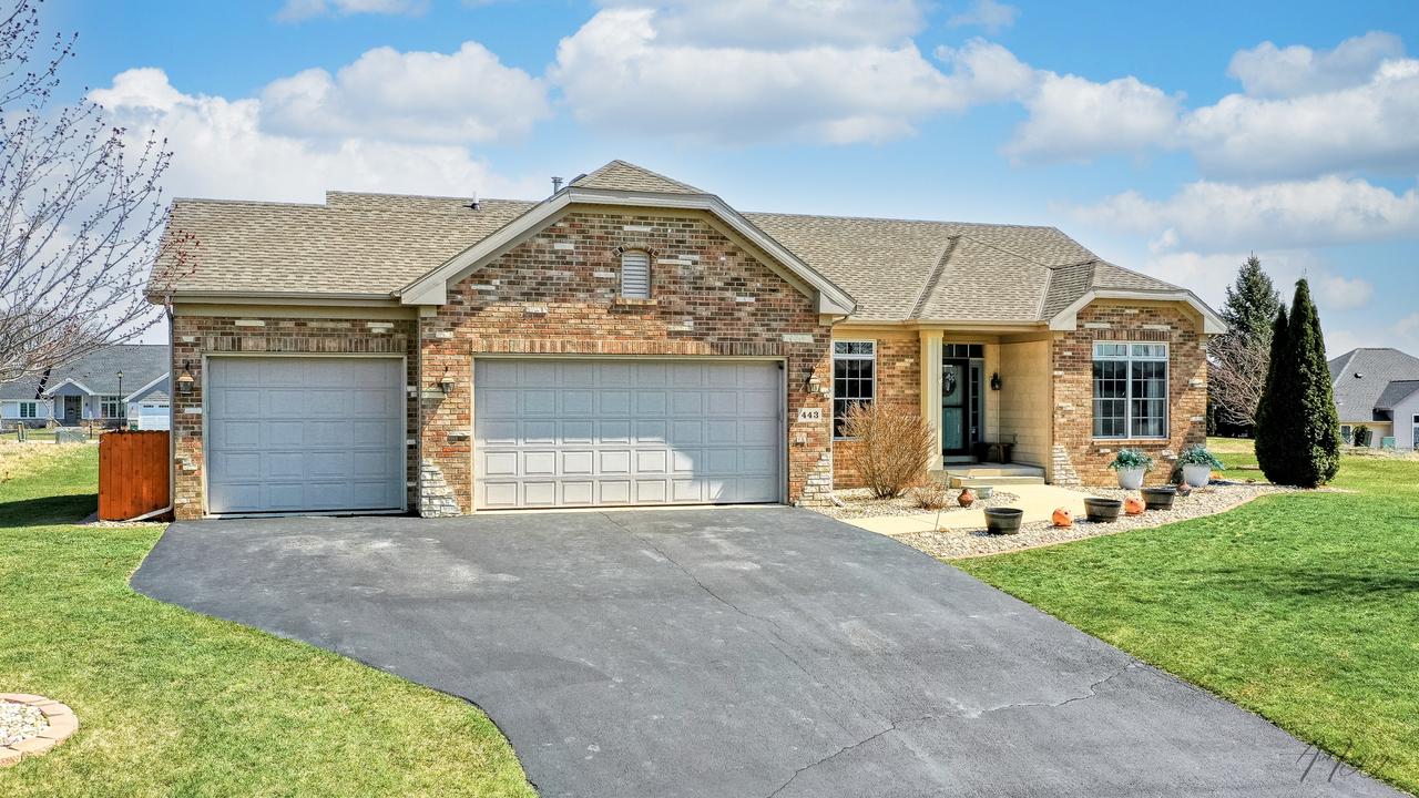 443 Burled Wood Ct., Poplar Grove, IL 61065