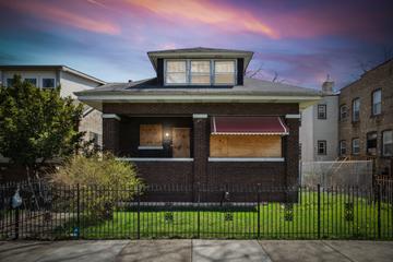 8151 S Woodlawn Ave., Chicago, IL 60619