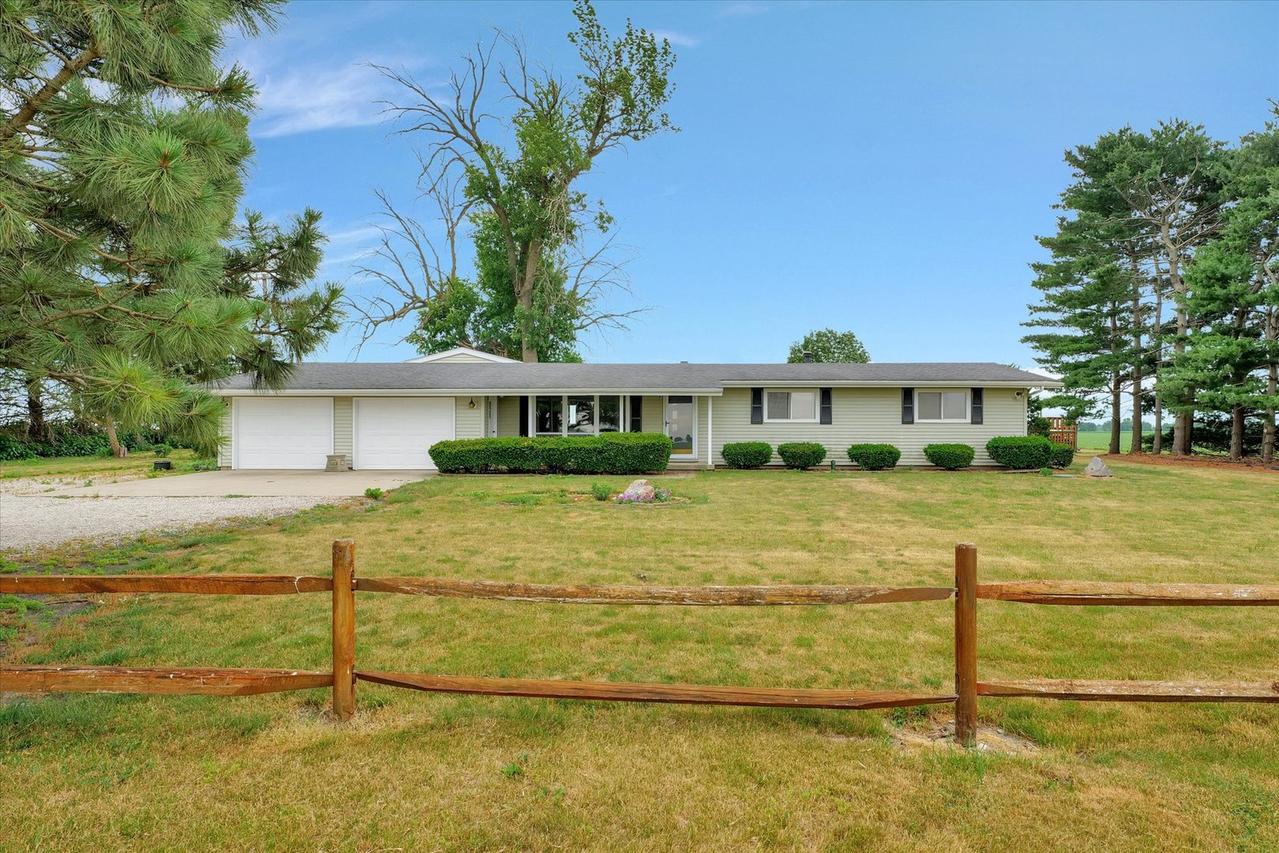 269 County Road 3100, Foosland, IL 61845