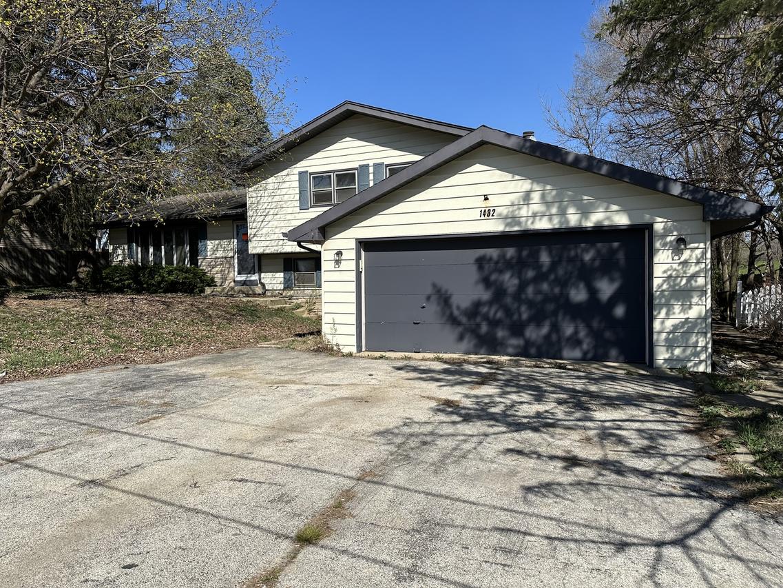 1432 N Cedar Rd., New Lenox, IL 60451