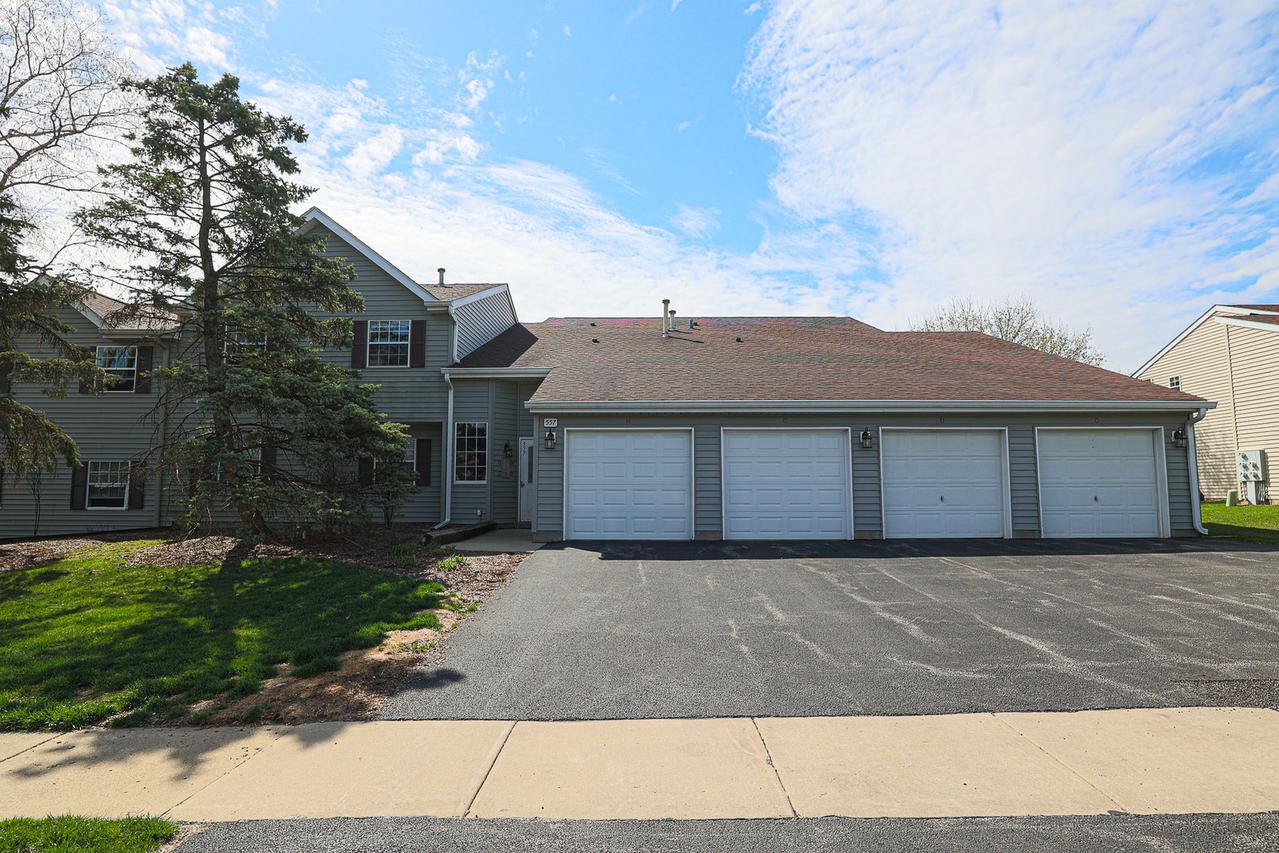 557 E Shag Bark Ln. #G, Streamwood, IL 60107