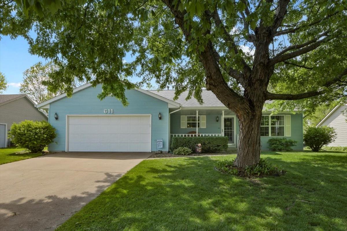 611 Rosewood Dr., St. Joseph, IL 61873