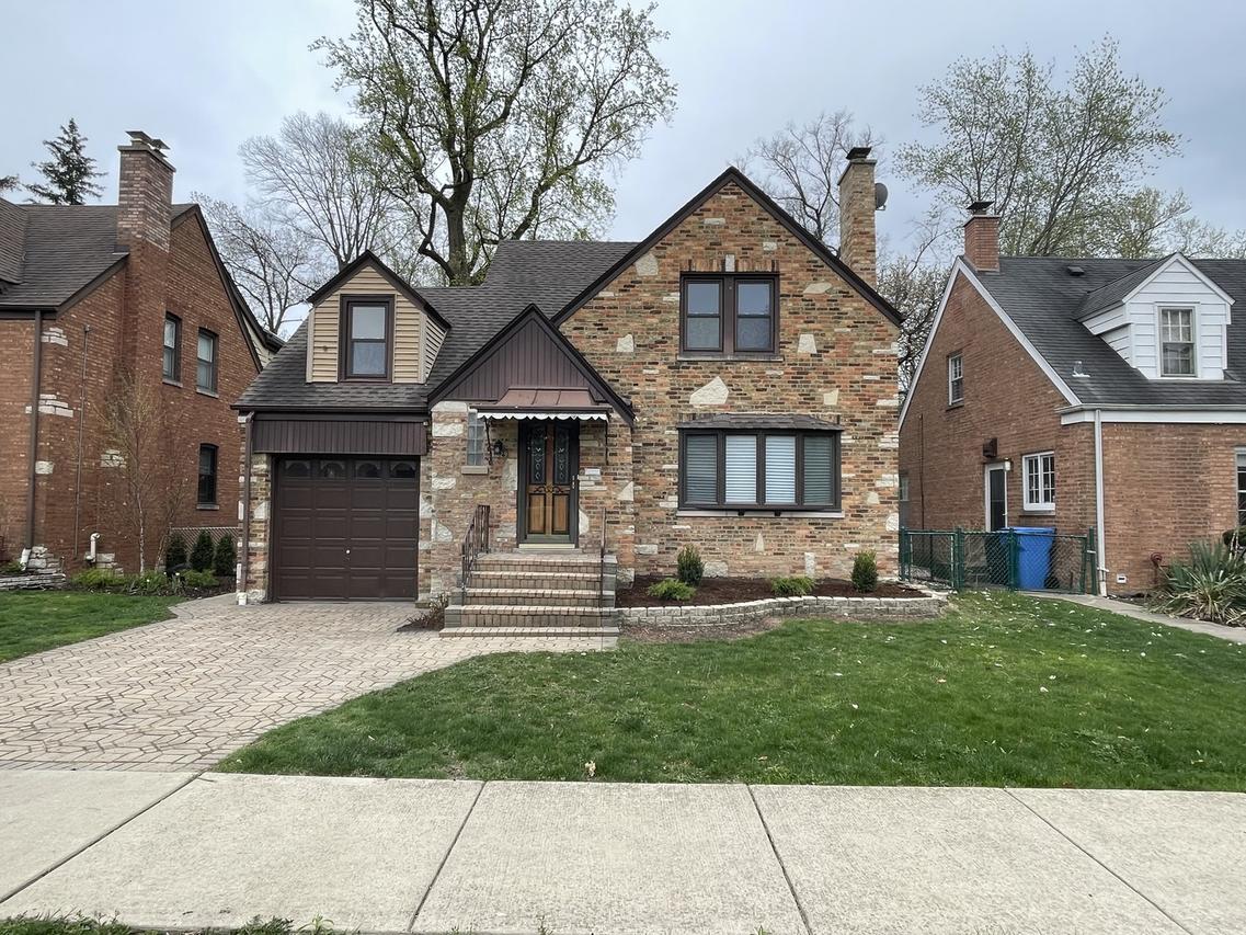 7029 N Mendota Ave., Chicago, IL 60646