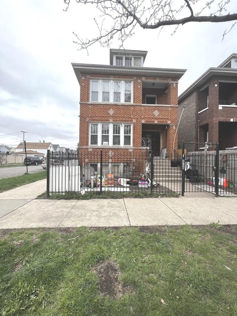 2724 W 43rd St., Chicago, IL 60632