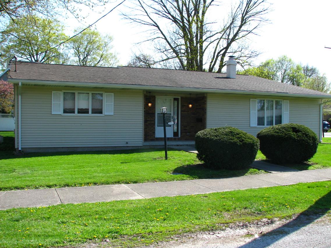 801 E Daggy St., Tuscola, IL 61953