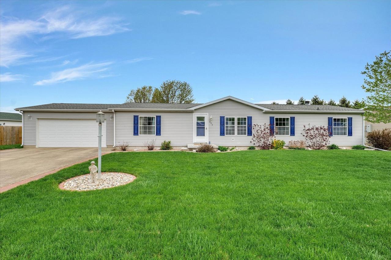 602 W Rhodes St., Thomasboro, IL 61878