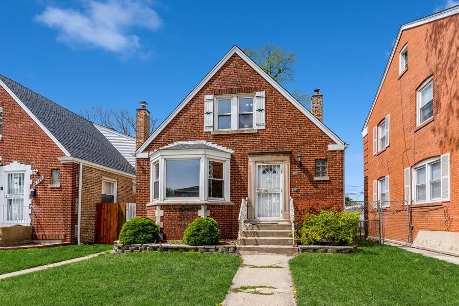 8416 S Bennett Ave., Chicago, IL 60617