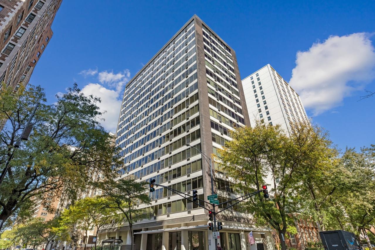 360 W Wellington Ave. #16F, Chicago, IL 60657