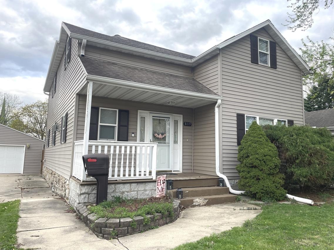 815 Calhoun St., Peru, IL 61354