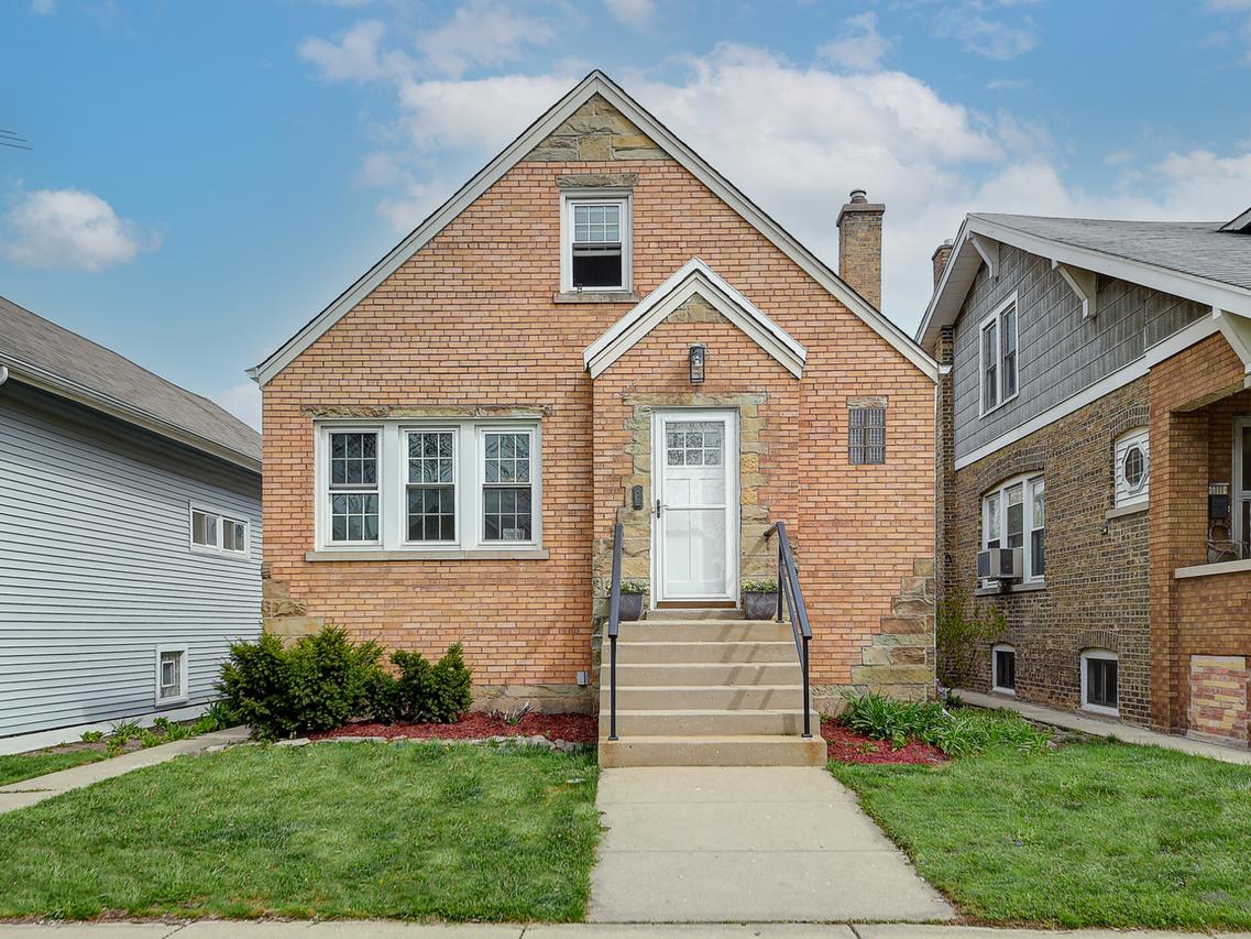 5912 W Waveland Ave., Chicago, IL 60634