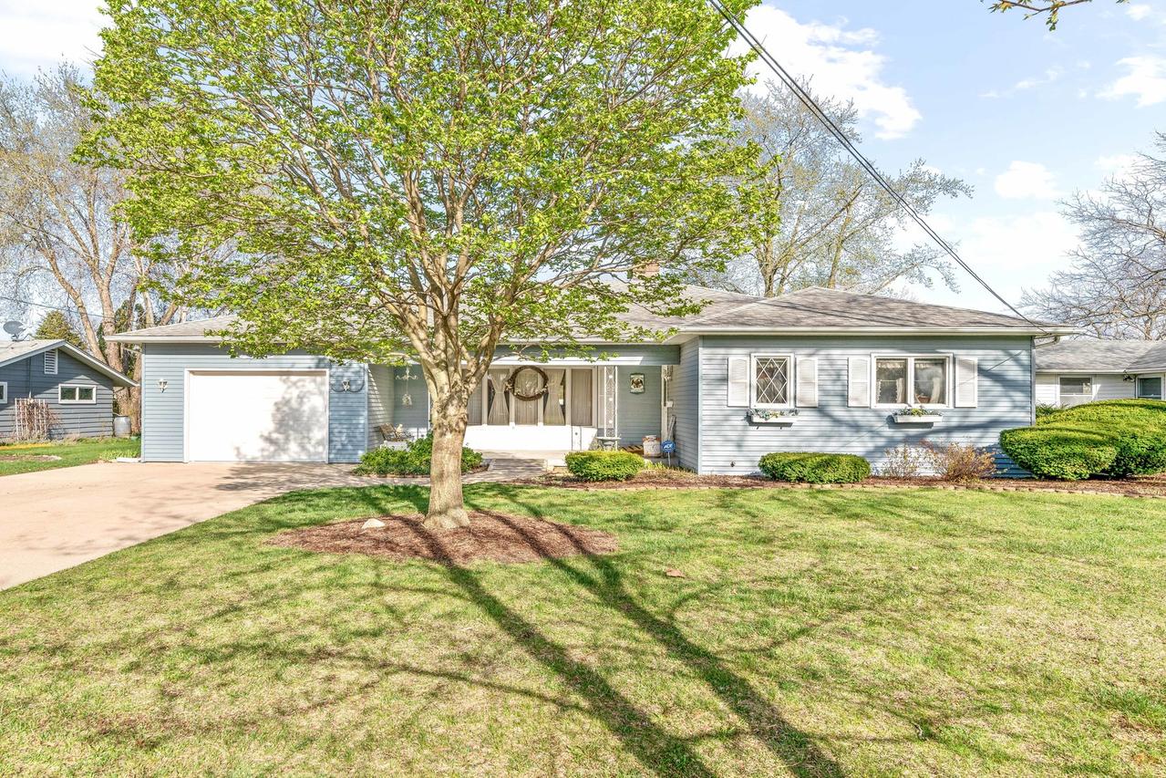 808 Normal Rd., Dekalb, IL 60115