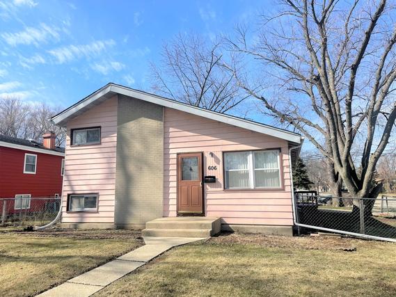 606 N Addison Rd., Villa Park, IL 60181