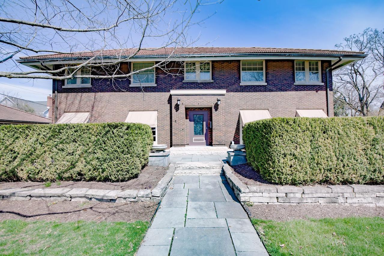 700 N La Grange Rd., La Grange Park, IL 60526