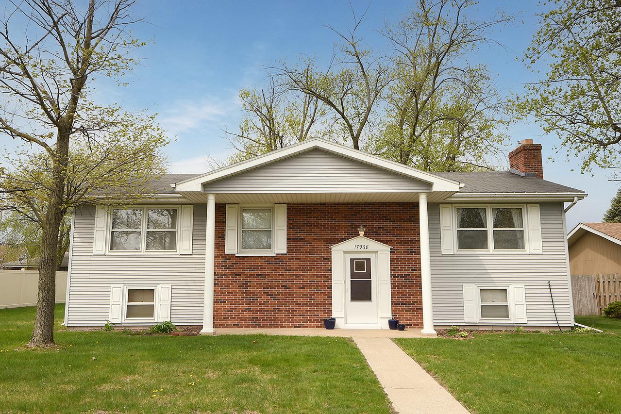 17938 Dekker St., Lansing, IL 60438