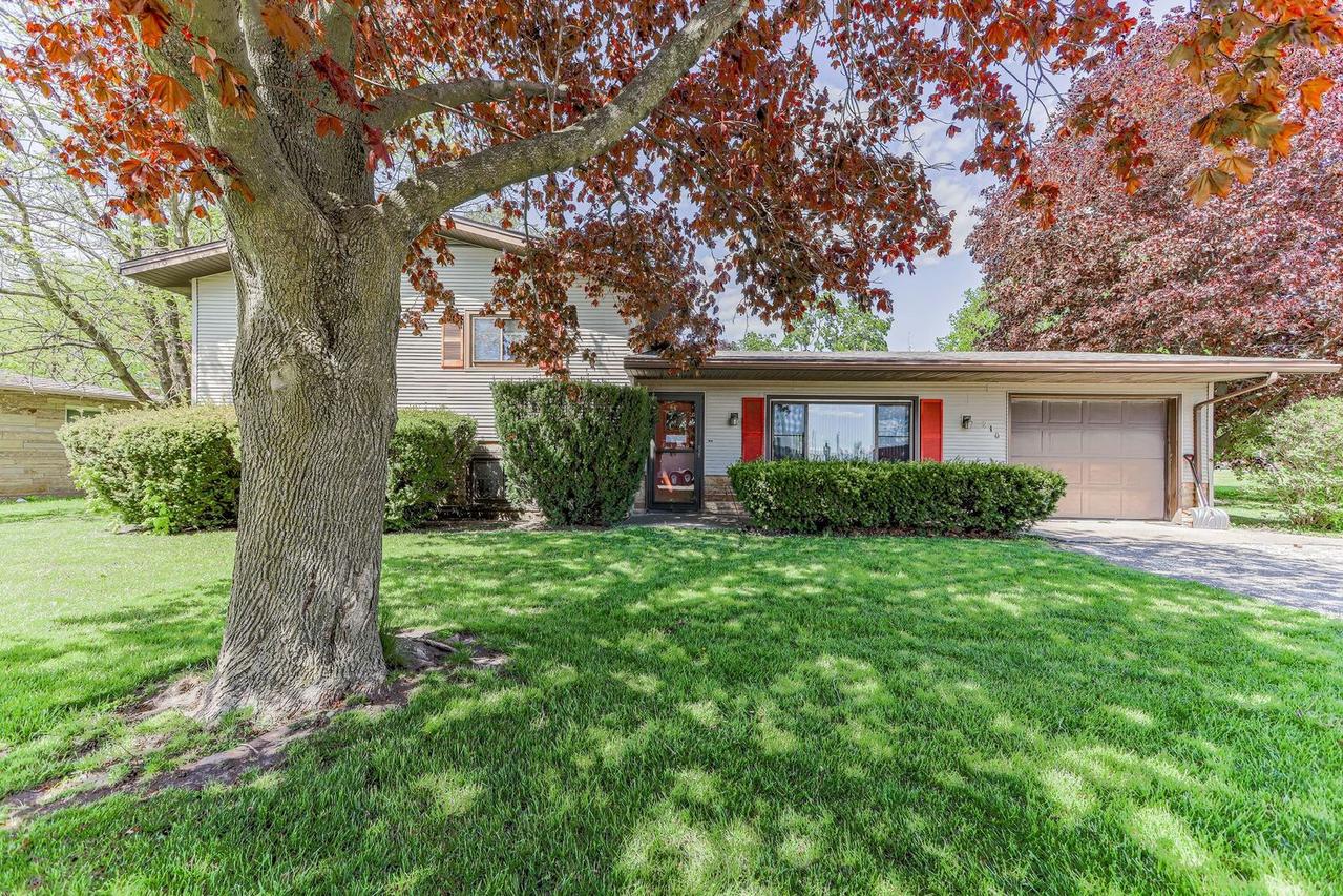 210 E Grand Ave., St. Joseph, IL 61873