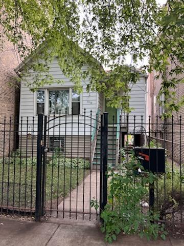2928 N Sacramento Ave., Chicago, IL 60618