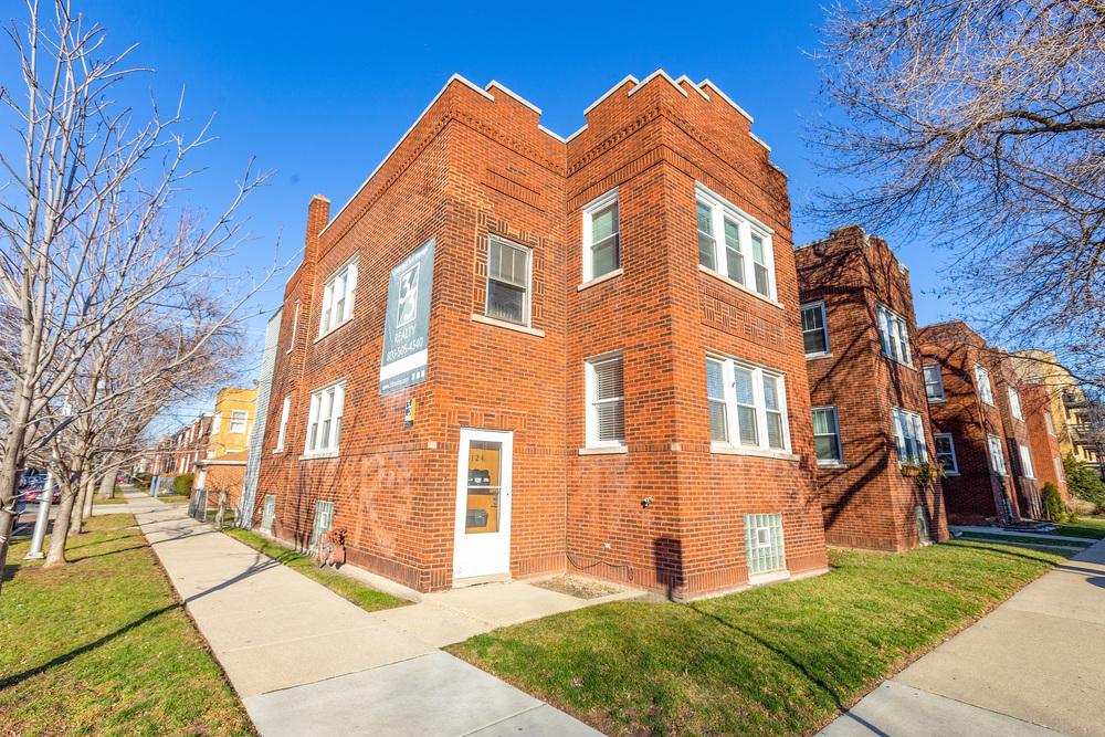3124 W Addison St., Chicago, IL 60618