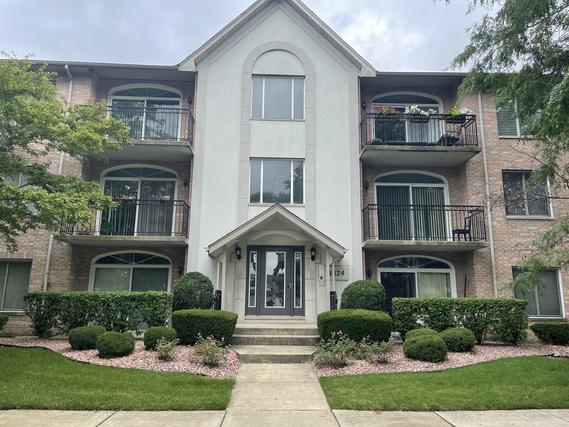 9424 S 77th Ct. #3C, Hickory Hills, IL 60457