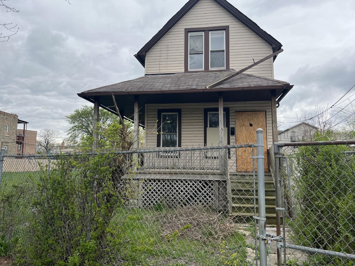 9416 S Burnside Ave., Chicago, IL 60619