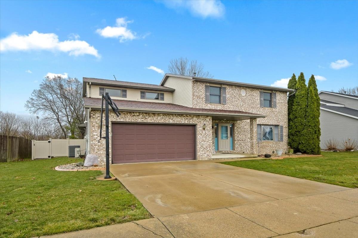 710 Northridge Ct., Mahomet, IL 61853