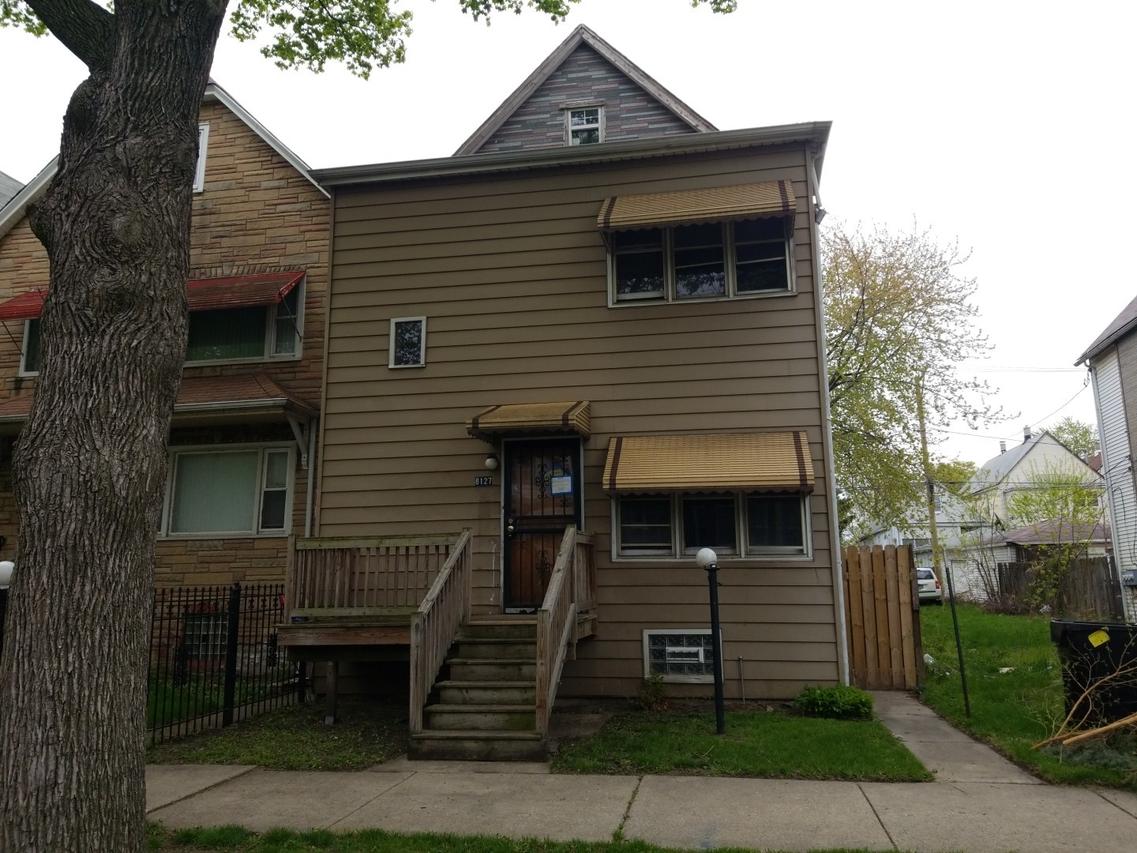 8127 S Escanaba Ave., Chicago, IL 60617