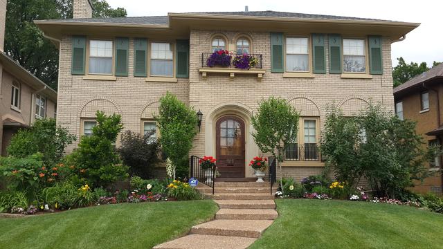 1015 N Oak Park Ave., Oak Park, IL 60302