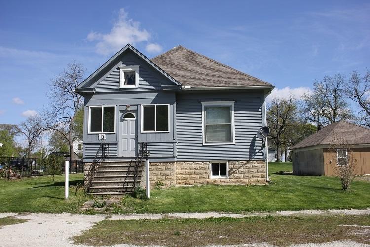 13 Linn St., Piper City, IL 60959