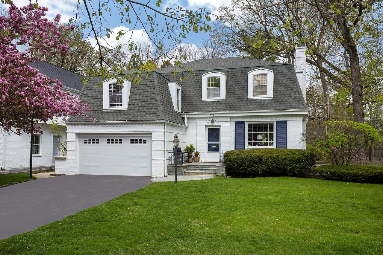 2538 Kenilworth Ave., Wilmette, IL 60091