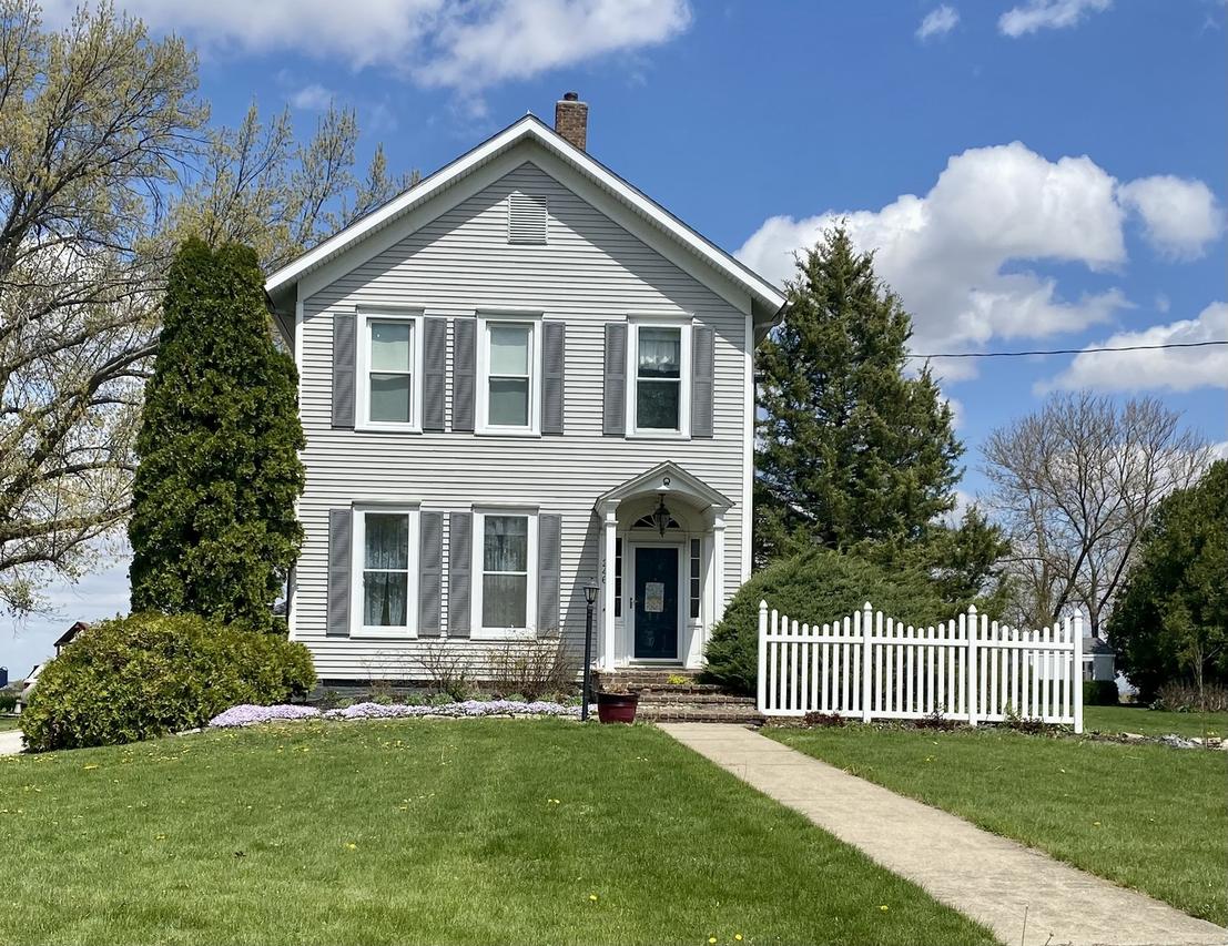 246 E Main St., Bradford, IL 61421