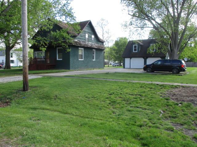 124 N Broadway St., Fisher, IL 61843