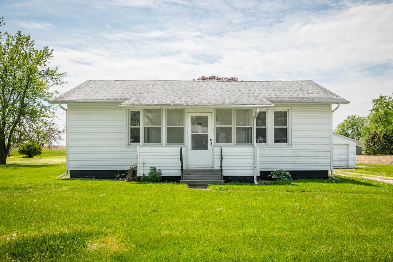 225 E Ohio St., Sibley, IL 61773