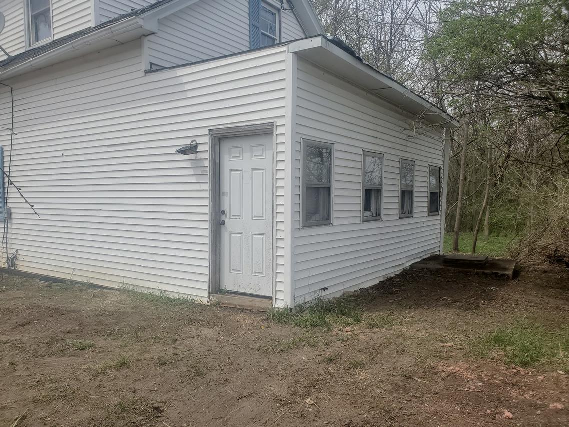 9702 N Pecatonica Rd., Leaf River, IL 61047
