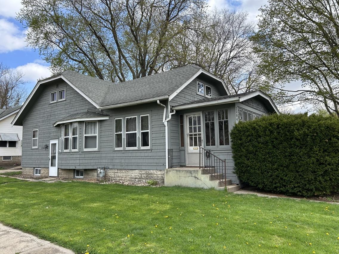 2304 E State St., Rockford, IL 61107