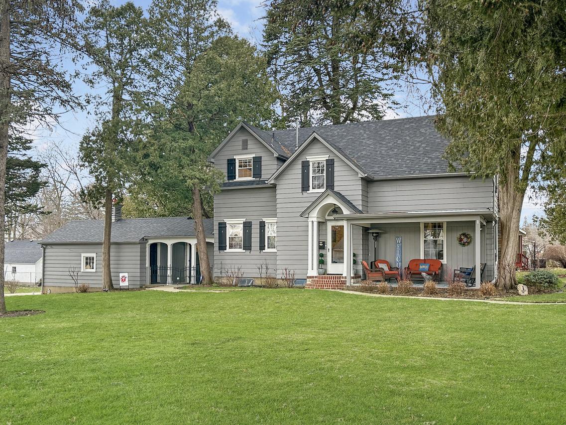 1207 W Logan St., Freeport, IL 61032