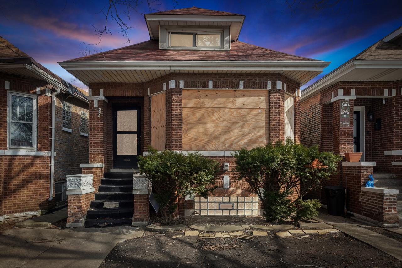 8737 S Aberdeen St., Chicago, IL 60620