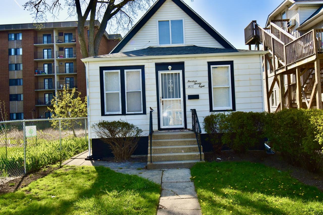 1428 Jackson St., North Chicago, IL 60064