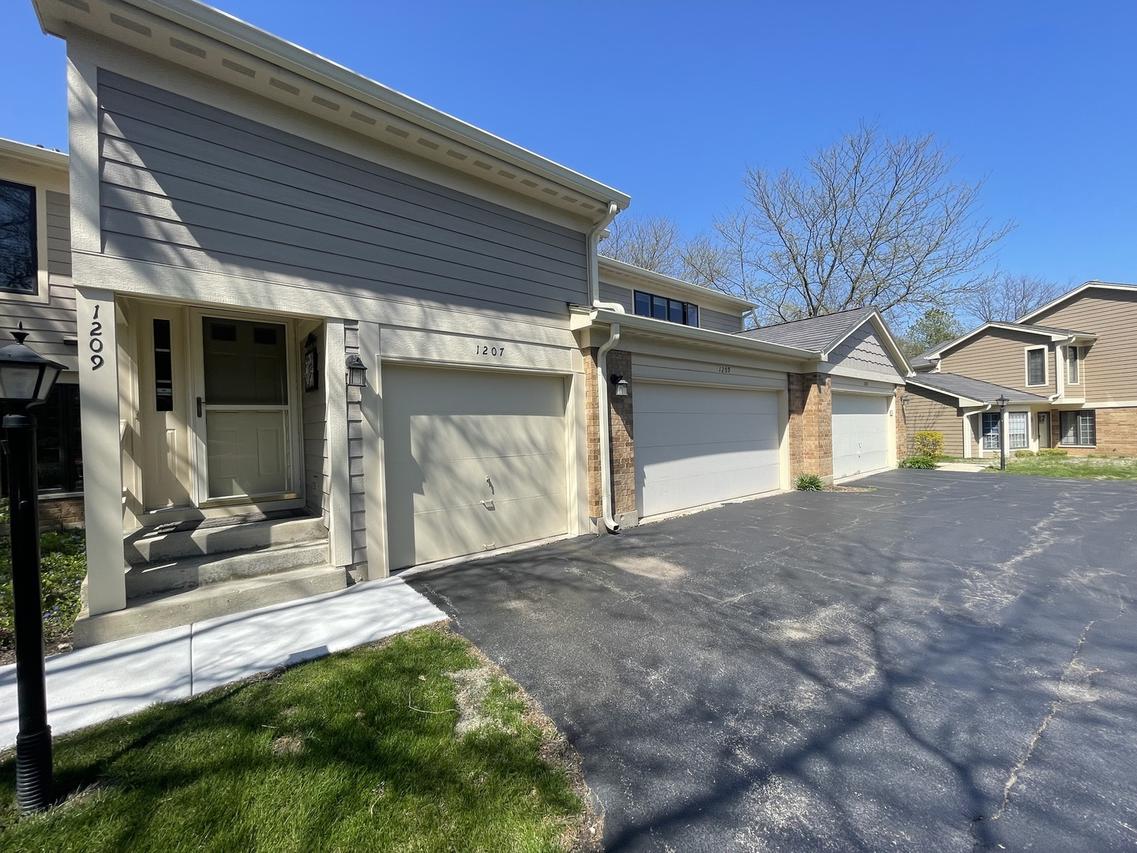 1209 Flamingo Pkwy., Libertyville, IL 60048