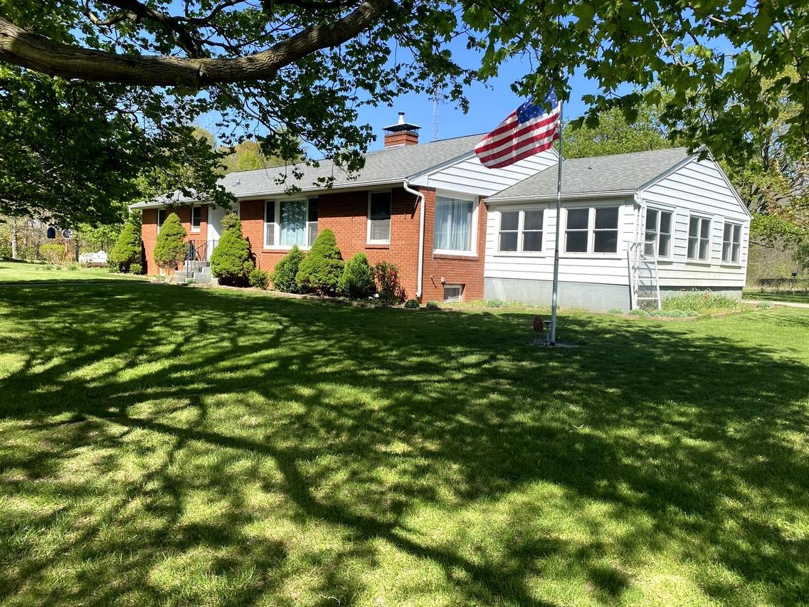 8440 1900 East St., Tiskilwa, IL 61368