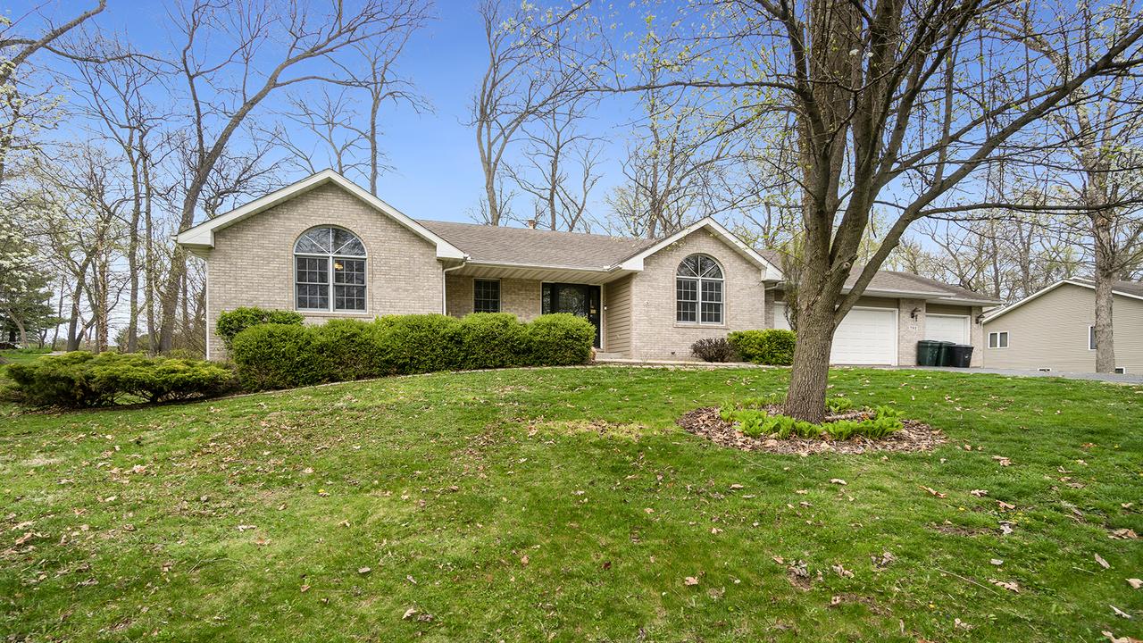 782 W Chinquapin Dr., Oregon, IL 61061