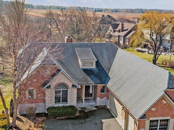 39W727 Walt Whitman Rd., St. Charles, IL 60175