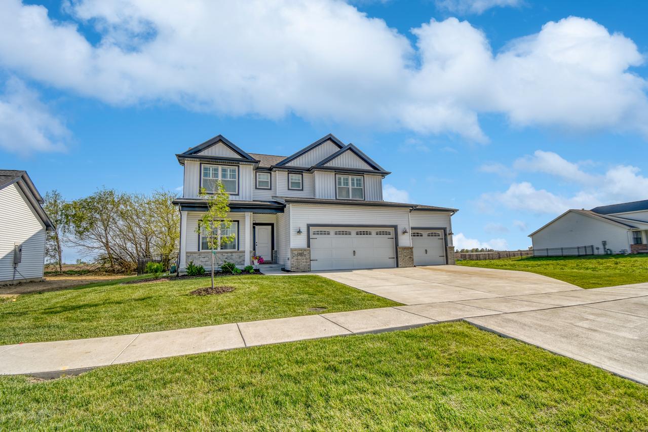 111 Shiloh Dr., Savoy, IL 61874