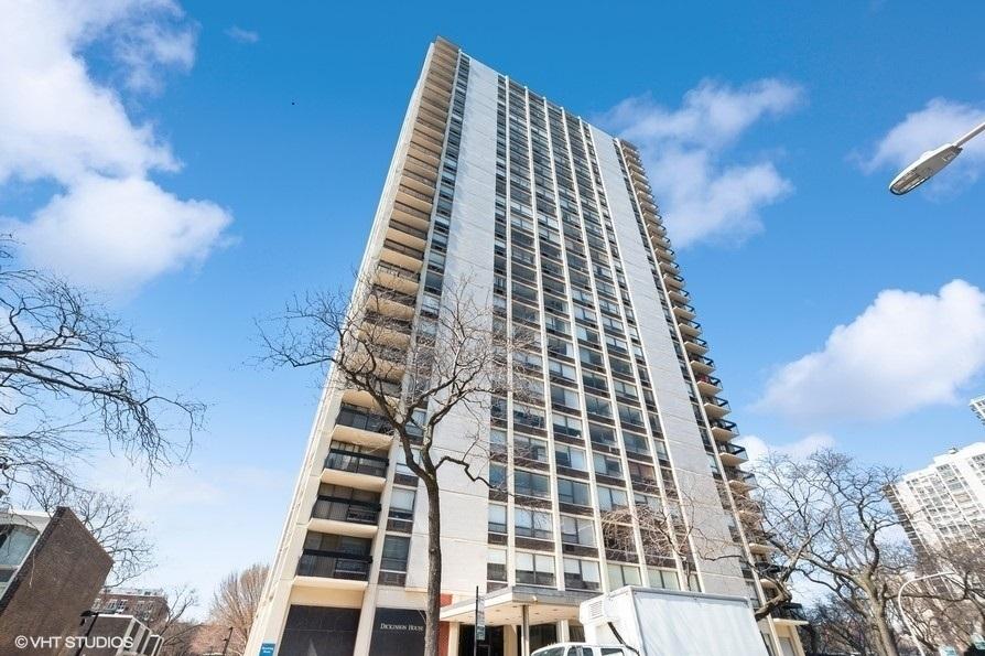 1355 N Sandburg Ter. #206D, Chicago, IL 60610
